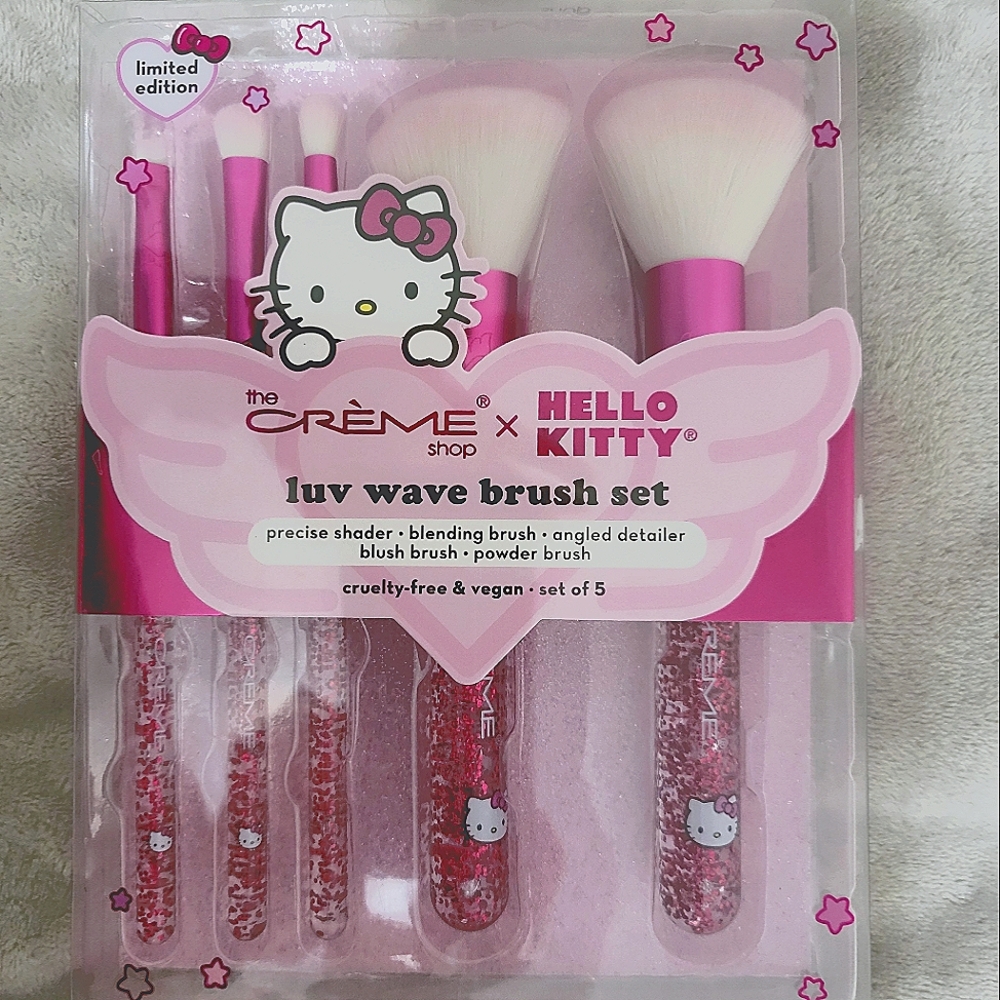 Hello Kitty Luv Wave Brush Collection (Set of 5) New In Box